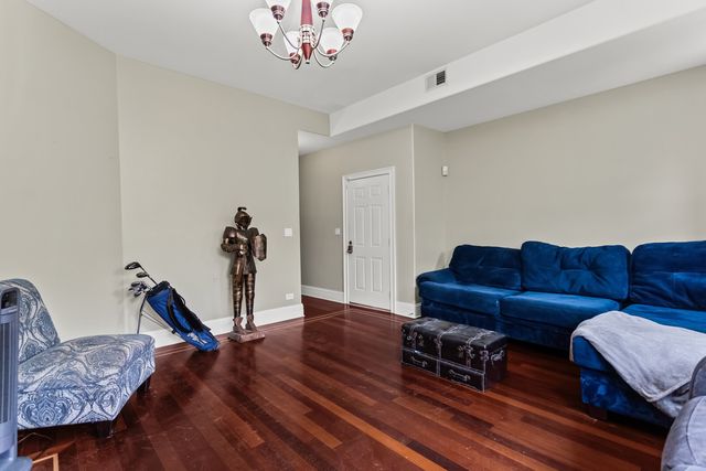 4548 S INDIANA Avenue 1S, Chicago, IL 60653