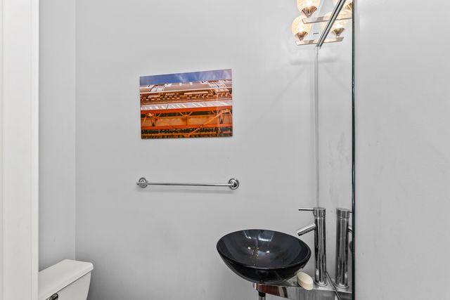 4548 S INDIANA Avenue 1S, Chicago, IL 60653