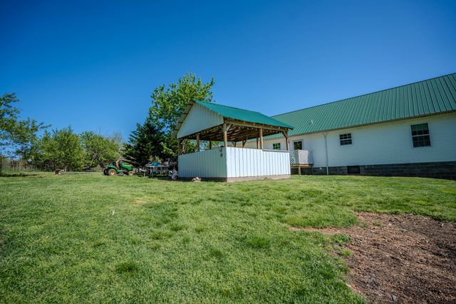 290 Prokesh Rd, Leoma, TN 38468