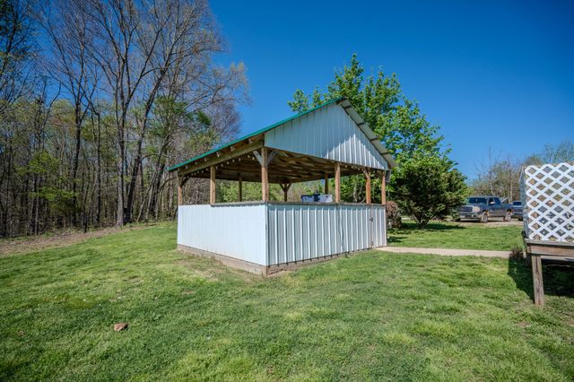 290 Prokesh Rd, Leoma, TN 38468