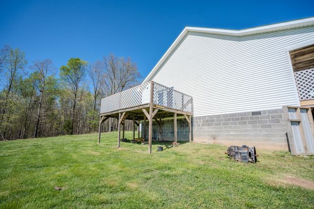 290 Prokesh Rd, Leoma, TN 38468
