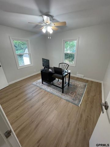 525 N 74th Avenue, Omaha, NE 68114