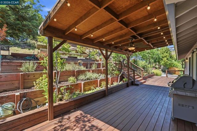 141 Donaleen Ct, Martinez, CA 94553