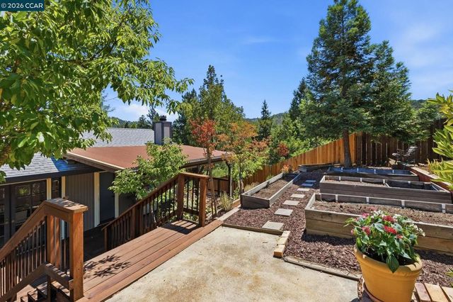 141 Donaleen Ct, Martinez, CA 94553