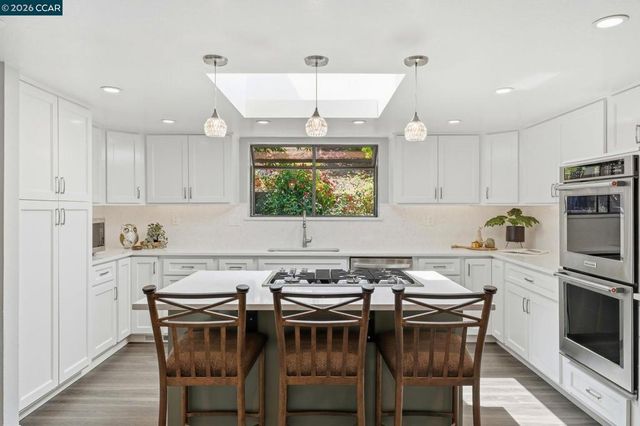 141 Donaleen Ct, Martinez, CA 94553