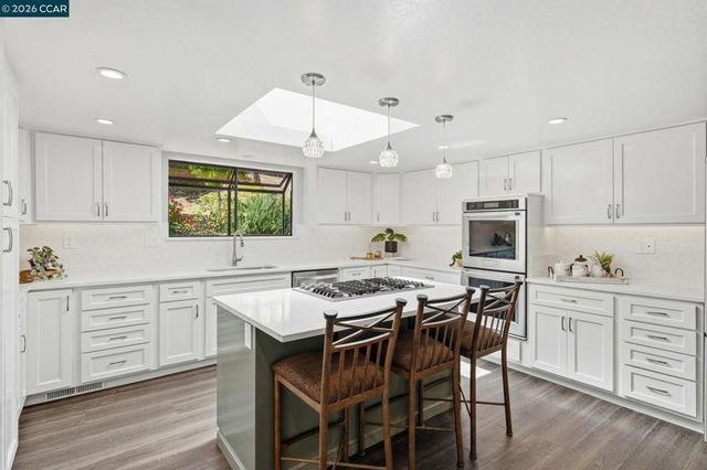 141 Donaleen Ct, Martinez, CA 94553