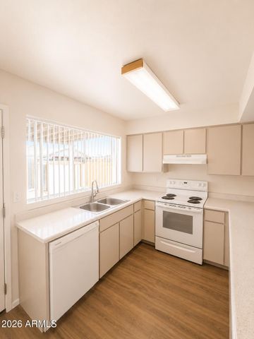 1818 W PORTOBELLO Avenue, Mesa, AZ 85202