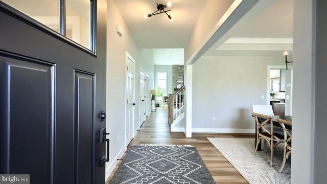 404 MORRIS DR, Mechanicsburg, PA 17055