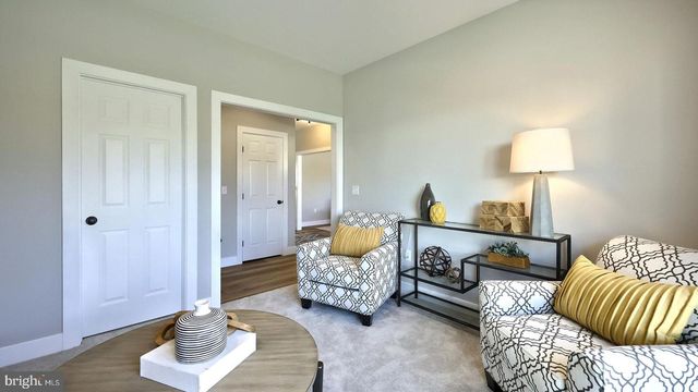 404 MORRIS DR, Mechanicsburg, PA 17055