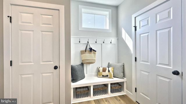 404 MORRIS DR, Mechanicsburg, PA 17055