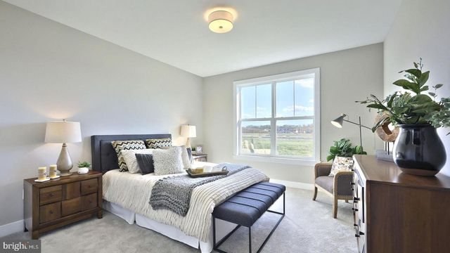 404 MORRIS DR, Mechanicsburg, PA 17055