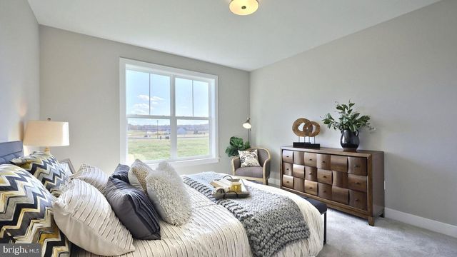 404 MORRIS DR, Mechanicsburg, PA 17055