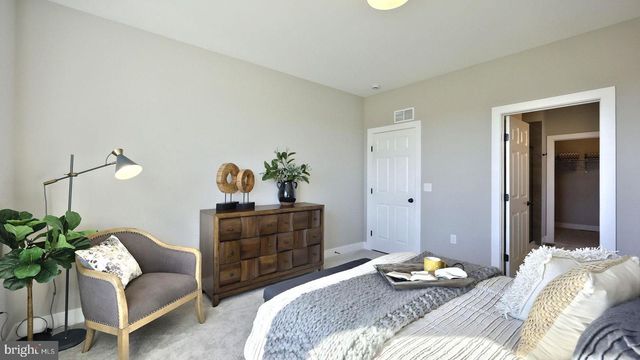 404 MORRIS DR, Mechanicsburg, PA 17055