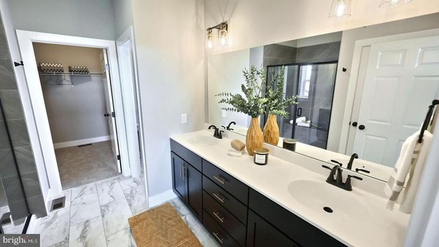 404 MORRIS DR, Mechanicsburg, PA 17055