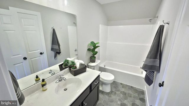 404 MORRIS DR, Mechanicsburg, PA 17055