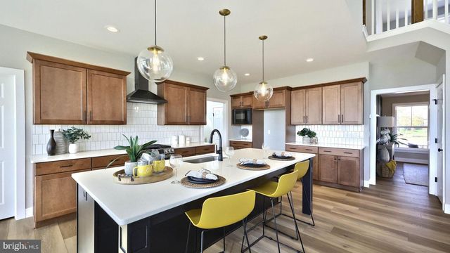 404 MORRIS DR, Mechanicsburg, PA 17055