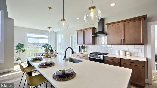 404 MORRIS DR, Mechanicsburg, PA 17055