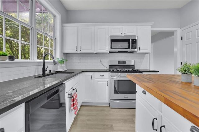 552 Glen Level Circle, Sugar Hill, GA 30518