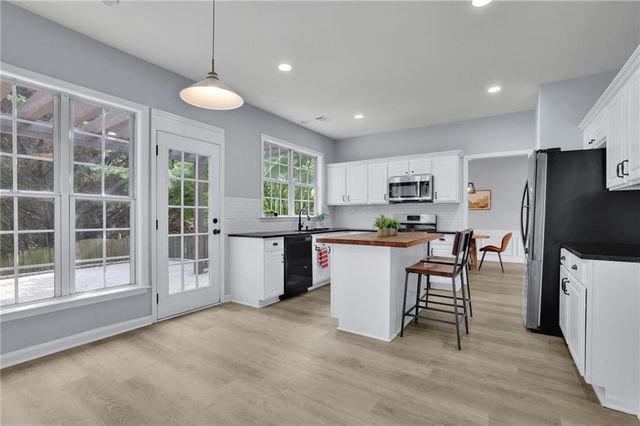 552 Glen Level Circle, Sugar Hill, GA 30518