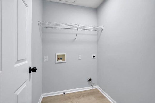 552 Glen Level Circle, Sugar Hill, GA 30518