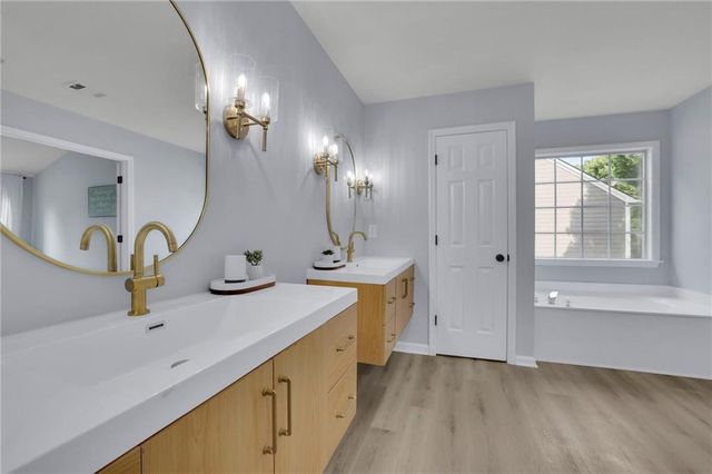 552 Glen Level Circle, Sugar Hill, GA 30518