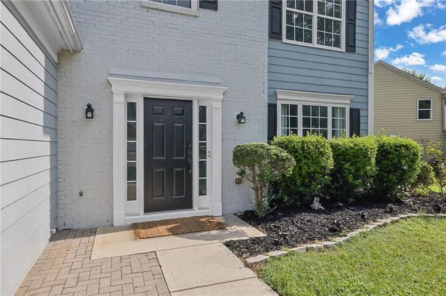 552 Glen Level Circle, Sugar Hill, GA 30518