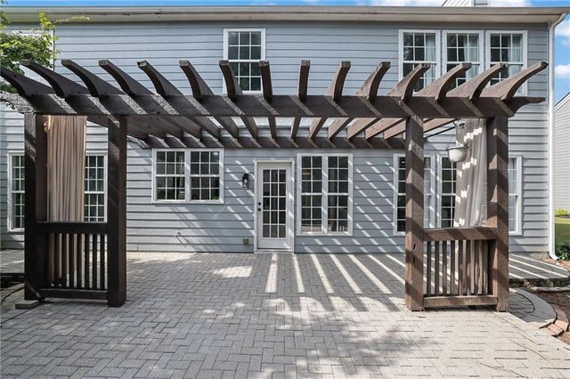 552 Glen Level Circle, Sugar Hill, GA 30518
