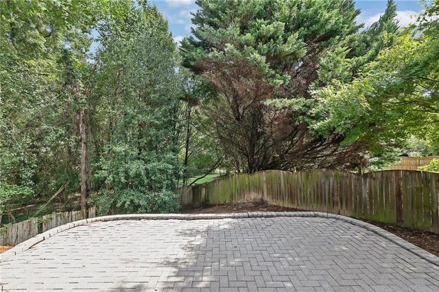 552 Glen Level Circle, Sugar Hill, GA 30518