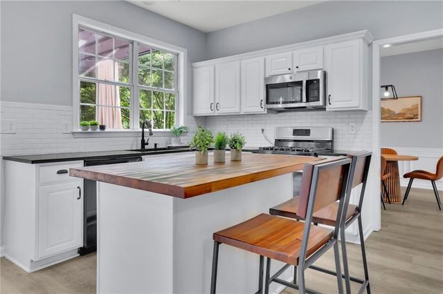 552 Glen Level Circle, Sugar Hill, GA 30518