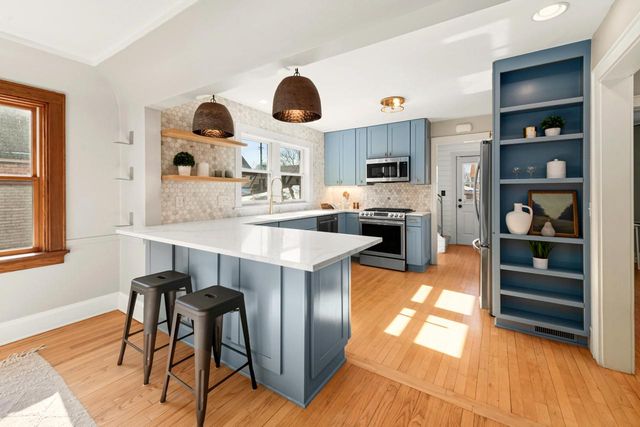 4639 N Larkin STREET, Whitefish Bay, WI 53211