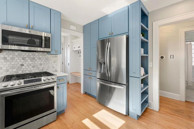 4639 N Larkin STREET, Whitefish Bay, WI 53211