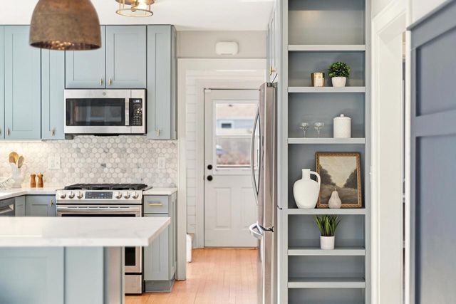 4639 N Larkin STREET, Whitefish Bay, WI 53211