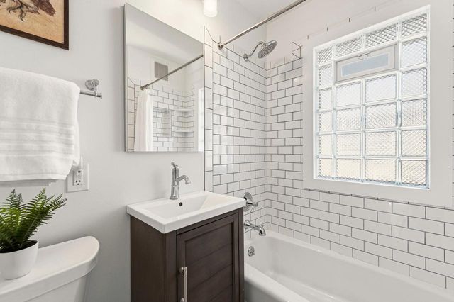 4639 N Larkin STREET, Whitefish Bay, WI 53211