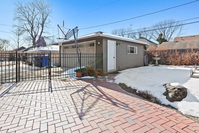 4639 N Larkin STREET, Whitefish Bay, WI 53211