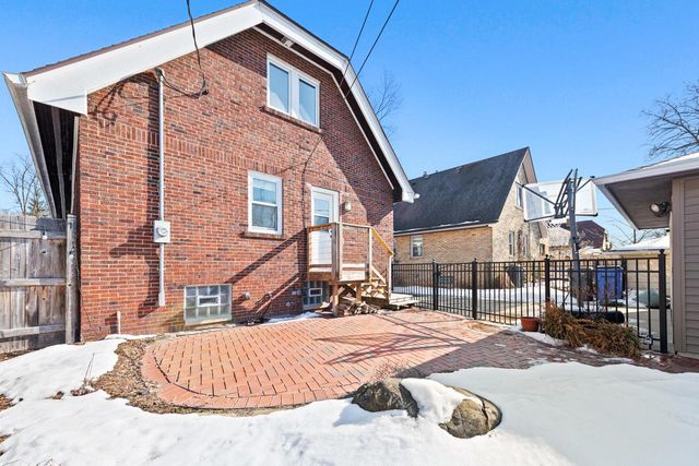 4639 N Larkin STREET, Whitefish Bay, WI 53211