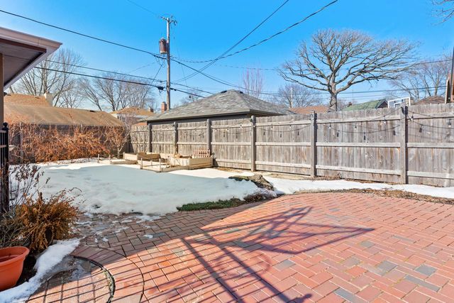 4639 N Larkin STREET, Whitefish Bay, WI 53211