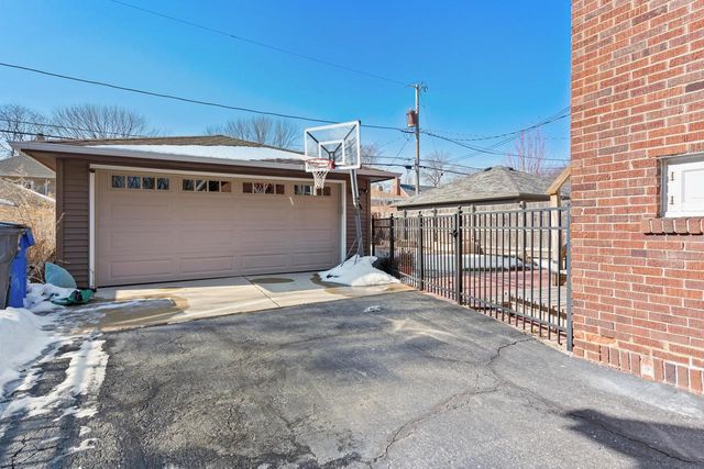 4639 N Larkin STREET, Whitefish Bay, WI 53211