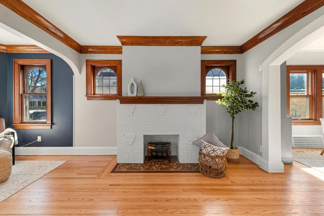 4639 N Larkin STREET, Whitefish Bay, WI 53211