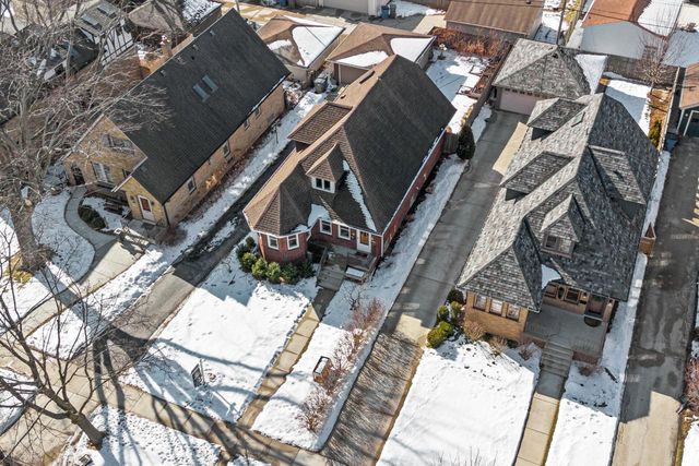 4639 N Larkin STREET, Whitefish Bay, WI 53211