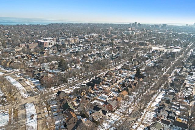 4639 N Larkin STREET, Whitefish Bay, WI 53211