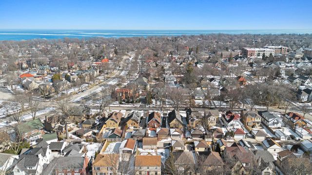 4639 N Larkin STREET, Whitefish Bay, WI 53211