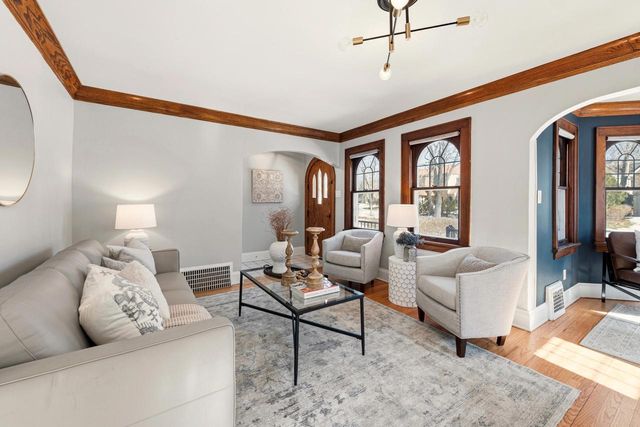 4639 N Larkin STREET, Whitefish Bay, WI 53211