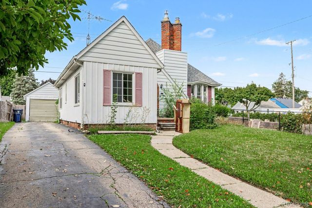 2409 E Court Street, Flint, MI 48503