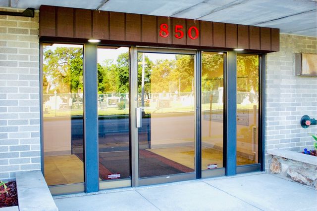 850 Des Plaines Avenue 409, Forest Park, IL 60130