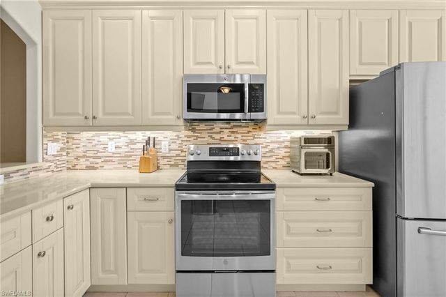 8103 Woodridge Pointe DR, Fort Myers, FL 33912