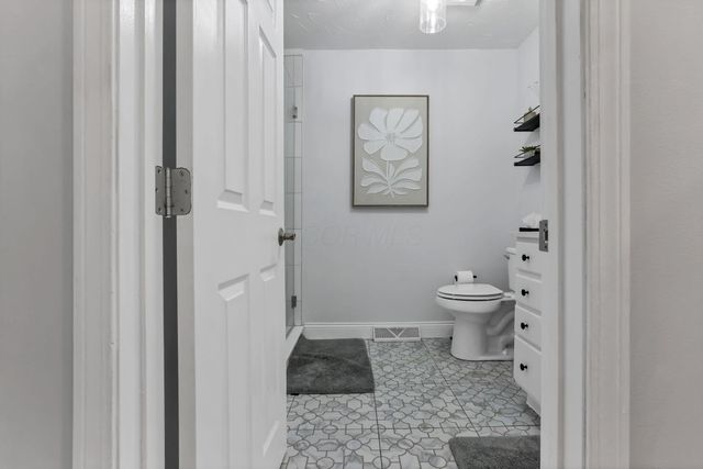 421 E North Street, C1, Worthington, OH 43085