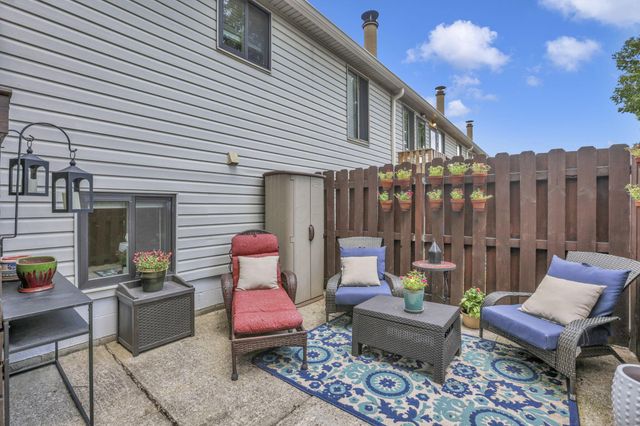 421 E North Street, C1, Worthington, OH 43085