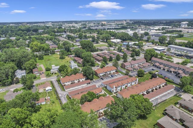 421 E North Street, C1, Worthington, OH 43085