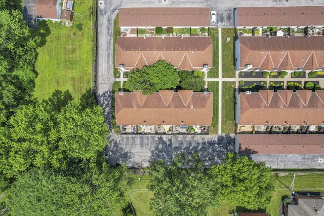 421 E North Street, C1, Worthington, OH 43085