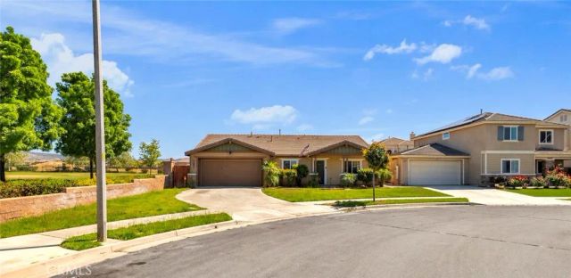 279 Alverstone, Hemet, CA 92543